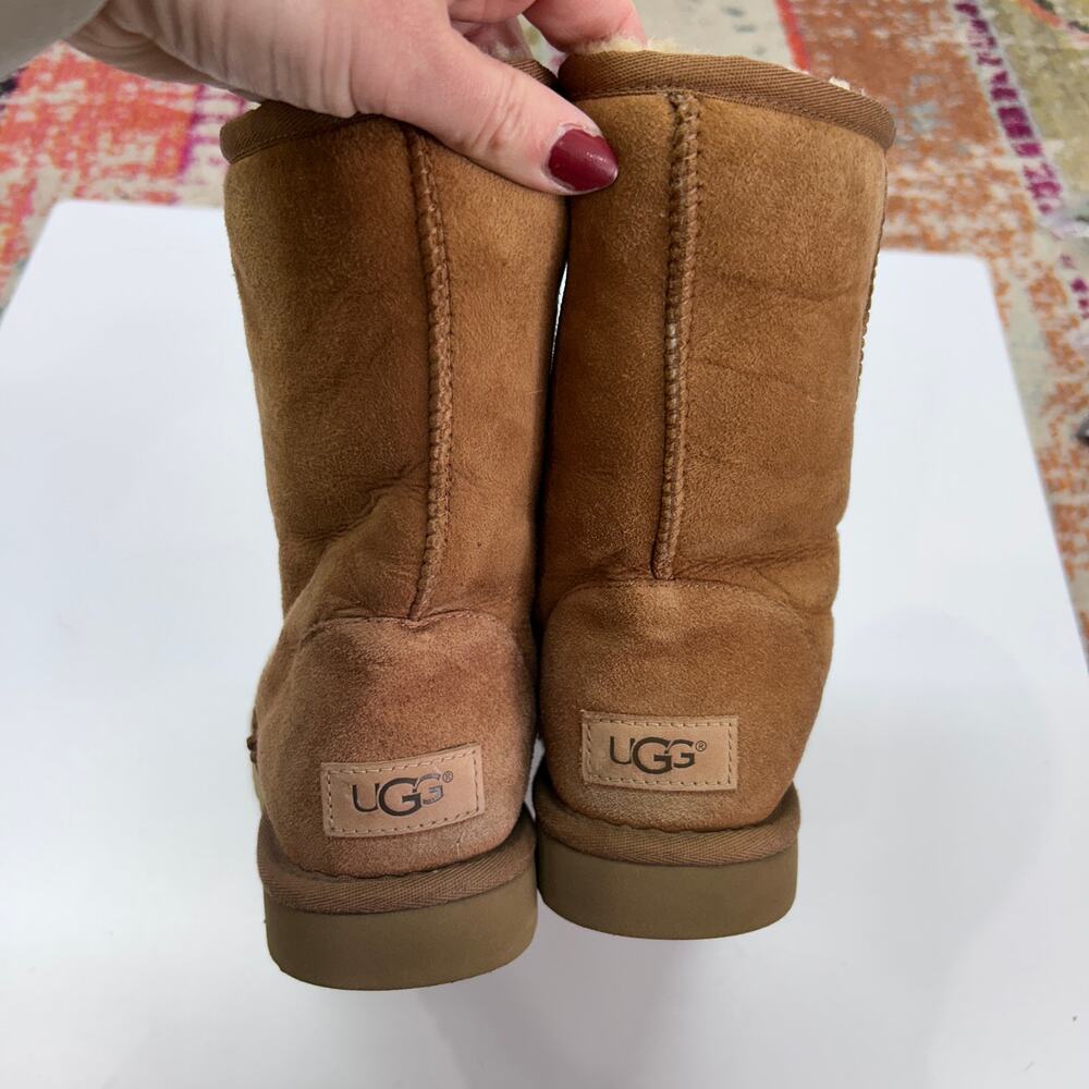 UGG Classic Short II Boot in Chestnut 7 Style 1016223 - Picture 7 of 9